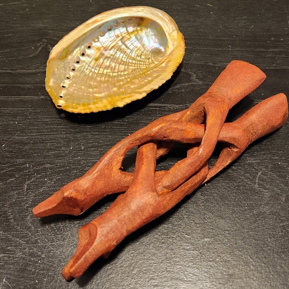 Abalone Shell with Wooden Stand - Picture 6 of 6